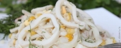 Салат с кальмарами