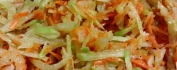 Салат из зеленой редьки, моркови и яблочка