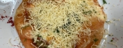 Пицца с ветчиной, помидором, марин. огурчиком и сыром, малая